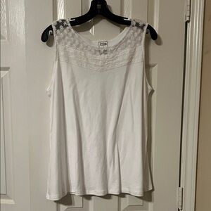 Elegant White Lace Tank Top